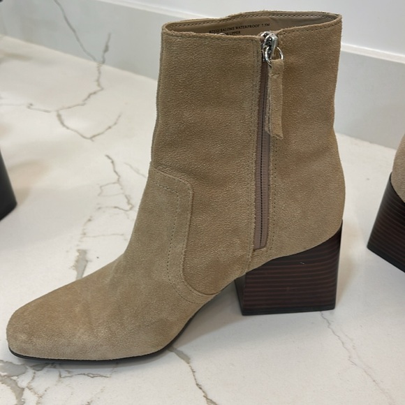 Women’s ankle boots, waterproof suede - Picture 3 of 5